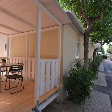 Johnny Kompleks wypoczynkowy