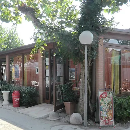 Johnny Kompleks wypoczynkowy *